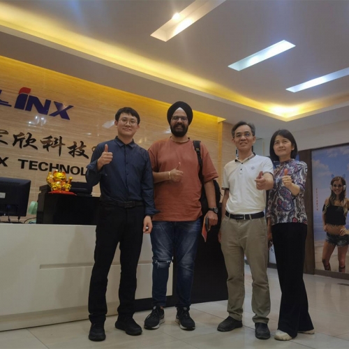 月博耳机工厂接待澳大利亚客户